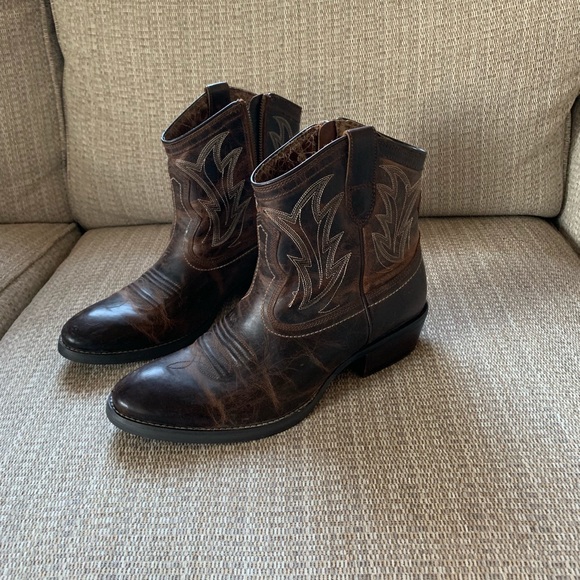 Ariat Other - New men’s ariat boots